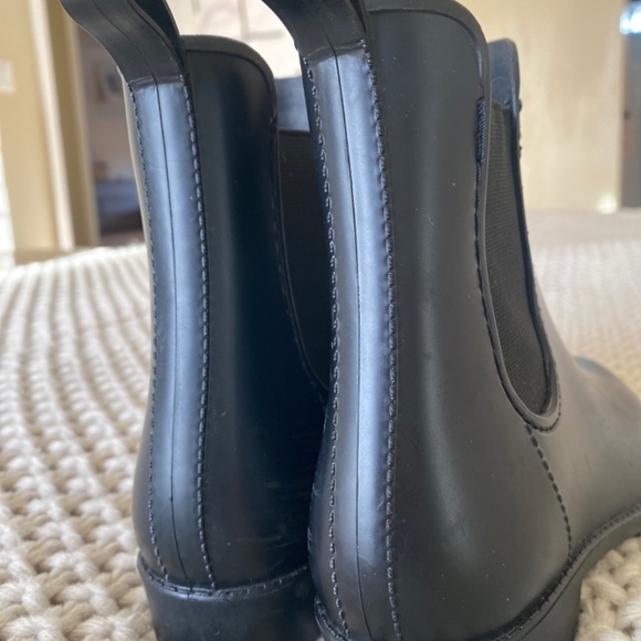 Joe Fresh Chelsea Rubber Boot - Picture 3 of 3